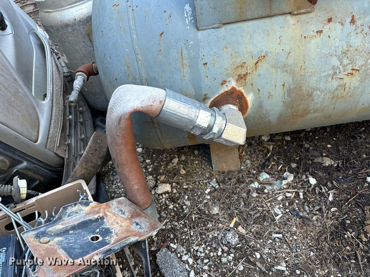 image for item NQ9329 (2) air compressors