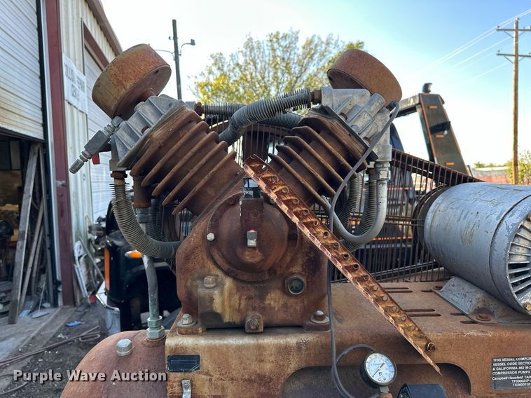 image for item NQ9329 (2) air compressors