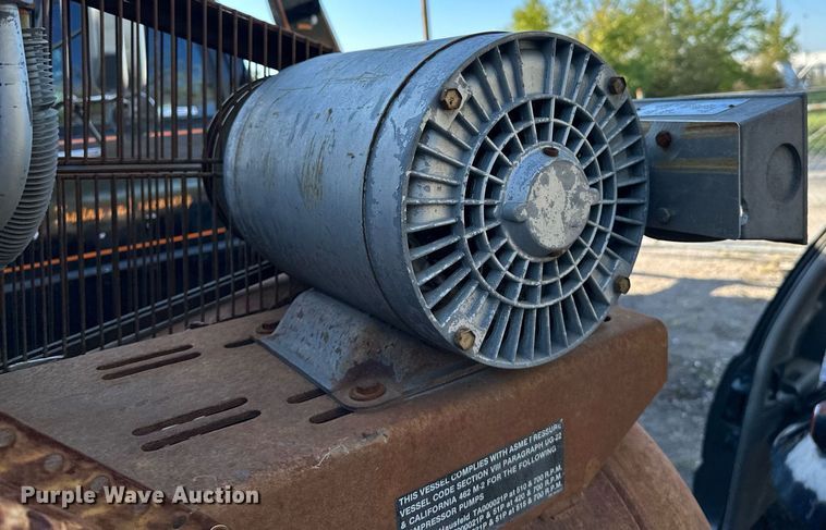 image for item NQ9329 (2) air compressors