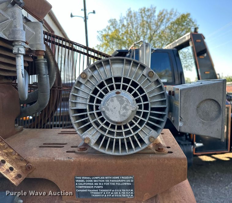 image for item NQ9329 (2) air compressors