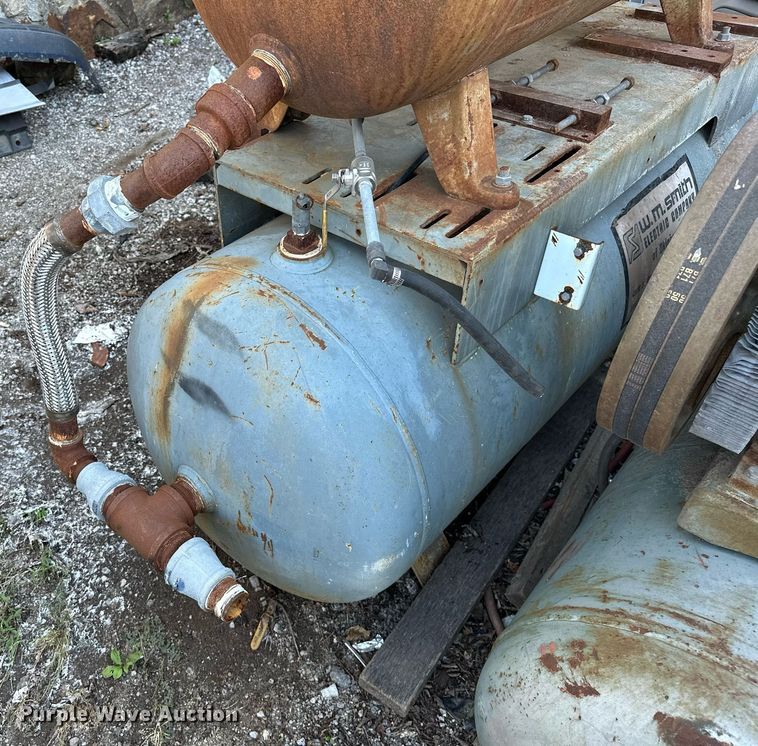 (2) air compressors in Tulsa, OK Item NQ9329 sold Purple Wave