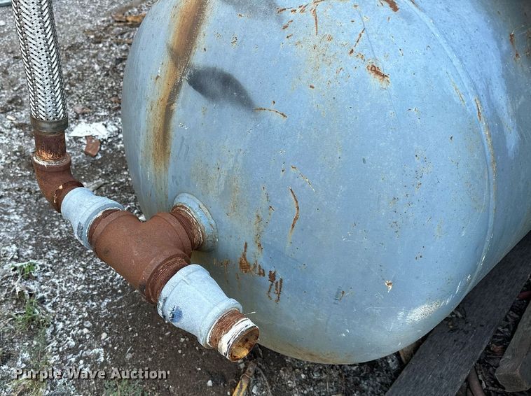 image for item NQ9329 (2) air compressors