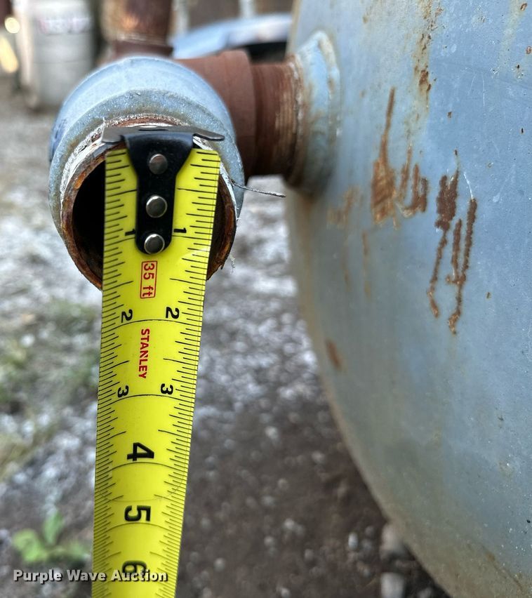 image for item NQ9329 (2) air compressors