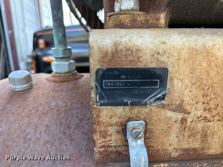 image for item NQ9329 (2) air compressors