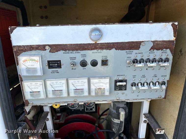 image for item NQ9331 2000 Ford F350 Super Duty  utility bed pickup truck