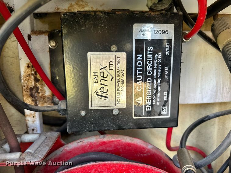 image for item NQ9331 2000 Ford F350 Super Duty  utility bed pickup truck