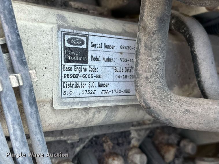 image for item NQ9331 2000 Ford F350 Super Duty  utility bed pickup truck