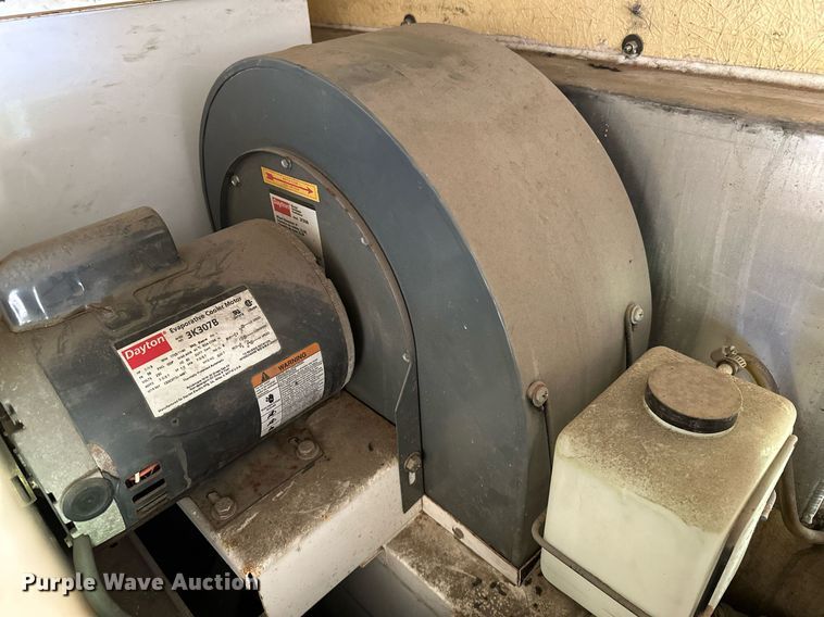 image for item NQ9331 2000 Ford F350 Super Duty  utility bed pickup truck