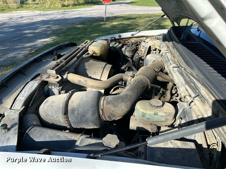 image for item NQ9331 2000 Ford F350 Super Duty  utility bed pickup truck