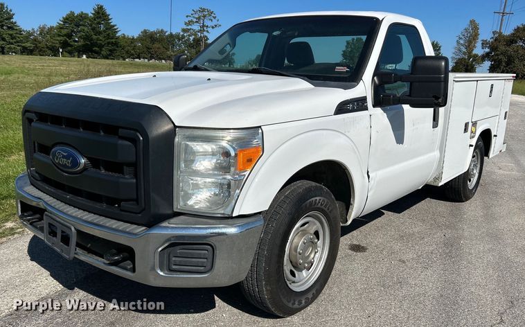 image for item NQ9792 2014 Ford F250  Super Duty XL  utility bed pickup truck