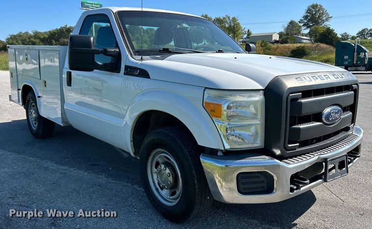 image for item NQ9792 2014 Ford F250  Super Duty XL  utility bed pickup truck