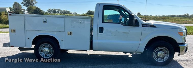 image for item NQ9792 2014 Ford F250  Super Duty XL  utility bed pickup truck