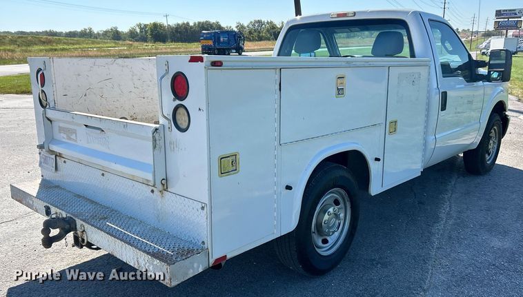 image for item NQ9792 2014 Ford F250  Super Duty XL  utility bed pickup truck