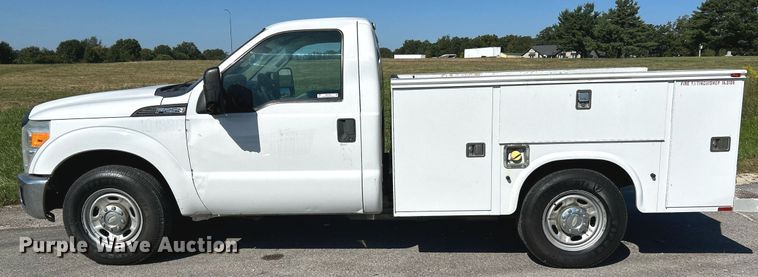 image for item NQ9792 2014 Ford F250  Super Duty XL  utility bed pickup truck