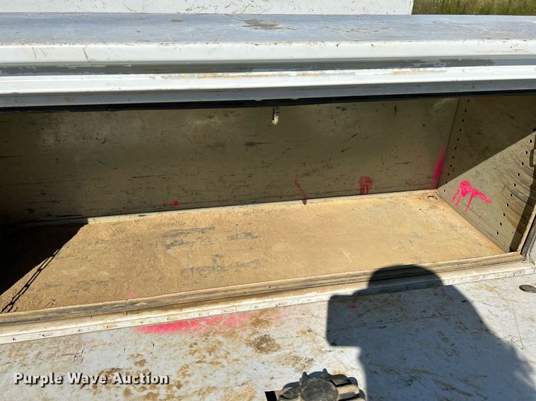 image for item NQ9792 2014 Ford F250  Super Duty XL  utility bed pickup truck