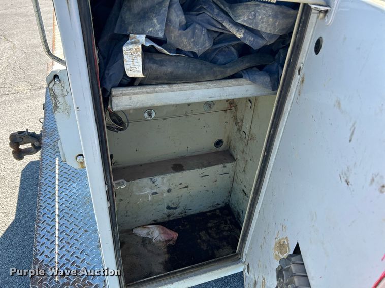 image for item NQ9792 2014 Ford F250  Super Duty XL  utility bed pickup truck