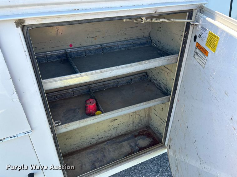 image for item NQ9792 2014 Ford F250  Super Duty XL  utility bed pickup truck