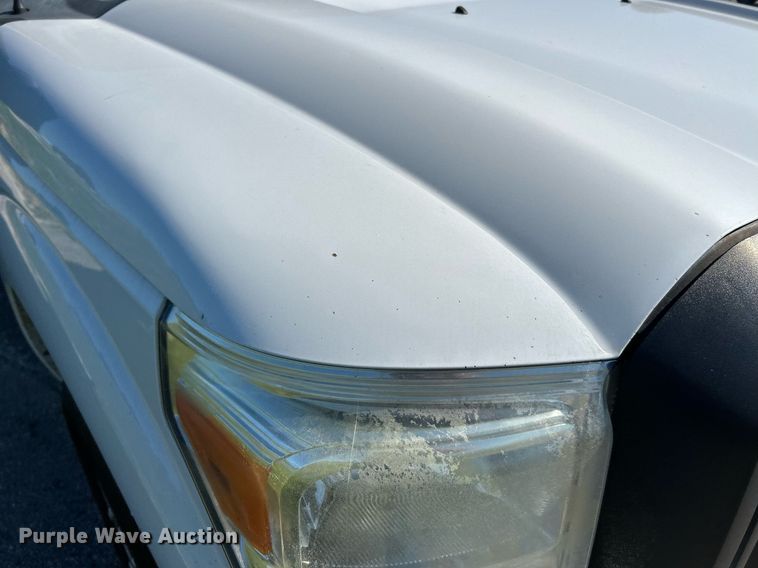 image for item NQ9792 2014 Ford F250  Super Duty XL  utility bed pickup truck