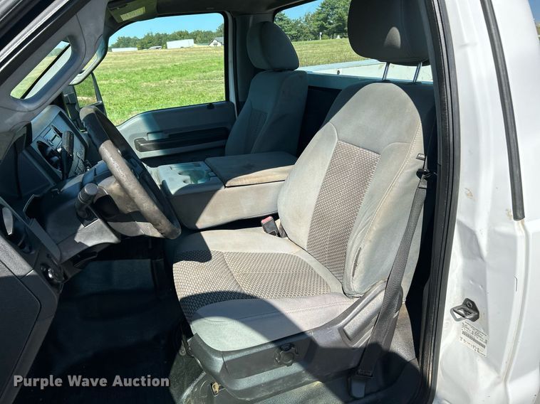 image for item NQ9792 2014 Ford F250  Super Duty XL  utility bed pickup truck