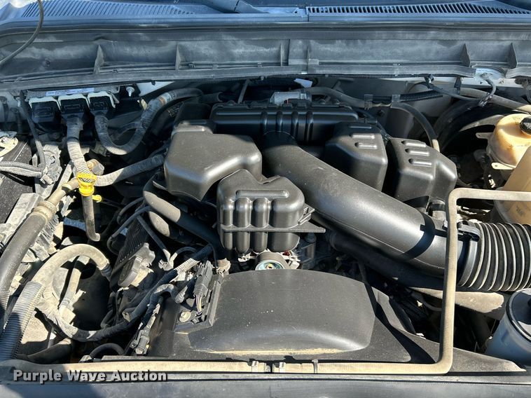 image for item NQ9792 2014 Ford F250  Super Duty XL  utility bed pickup truck