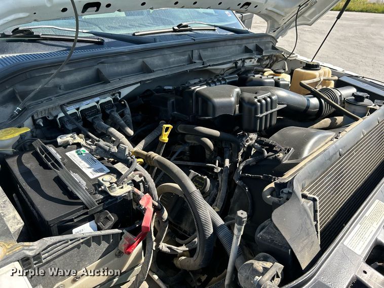 image for item NQ9792 2014 Ford F250  Super Duty XL  utility bed pickup truck