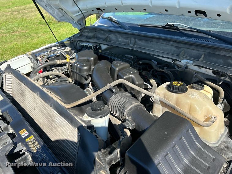 image for item NQ9792 2014 Ford F250  Super Duty XL  utility bed pickup truck