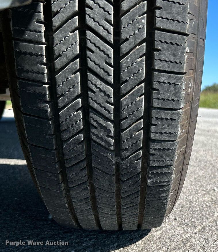 image for item NQ9792 2014 Ford F250  Super Duty XL  utility bed pickup truck