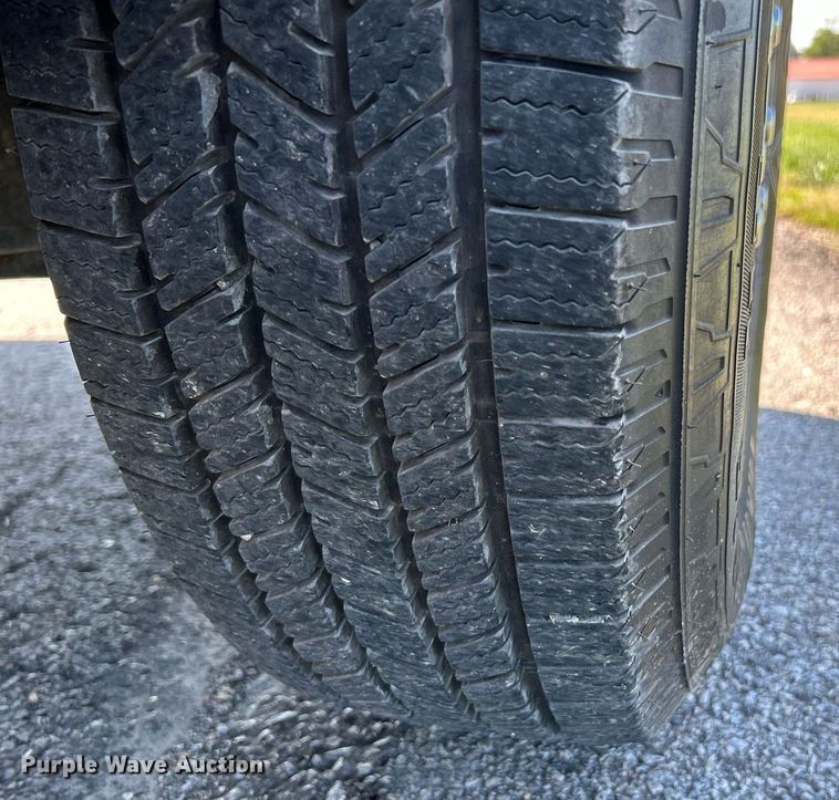 image for item NQ9792 2014 Ford F250  Super Duty XL  utility bed pickup truck