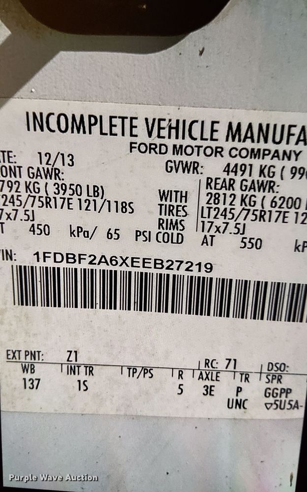 image for item NQ9792 2014 Ford F250  Super Duty XL  utility bed pickup truck