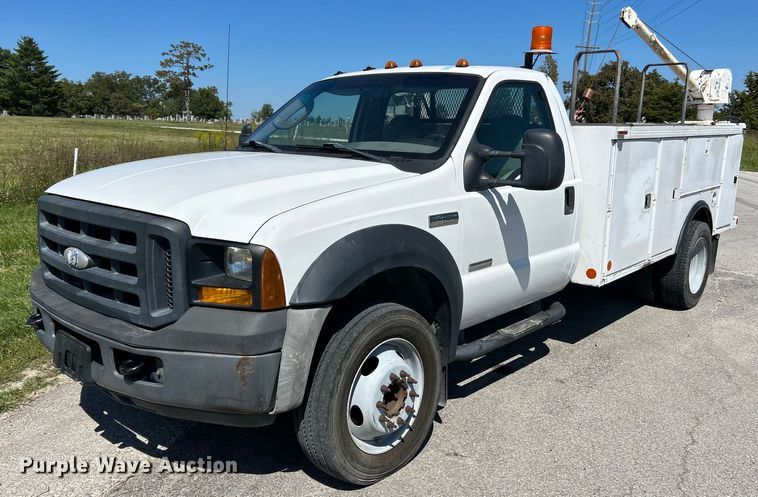 image for item NQ9793 2007 Ford F450 Super Duty  utility / service truck