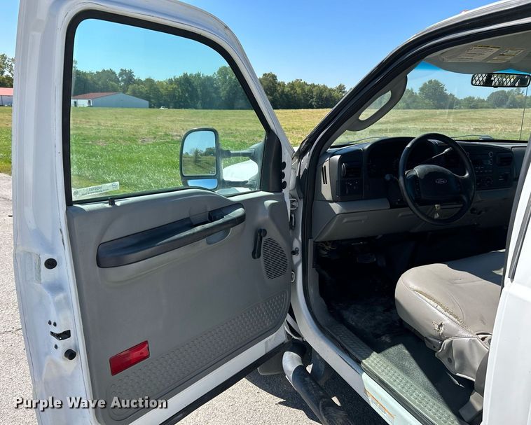 image for item NQ9793 2007 Ford F450 Super Duty  utility / service truck