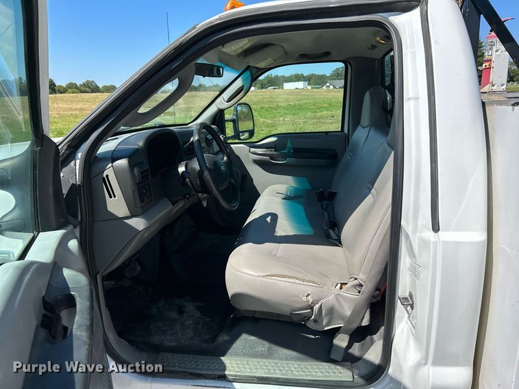 image for item NQ9793 2007 Ford F450 Super Duty  utility / service truck