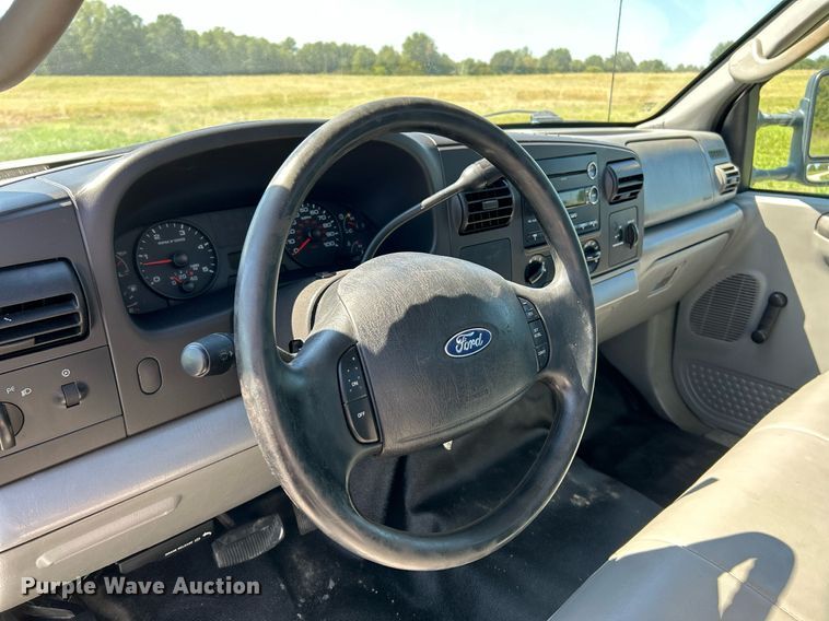 image for item NQ9793 2007 Ford F450 Super Duty  utility / service truck