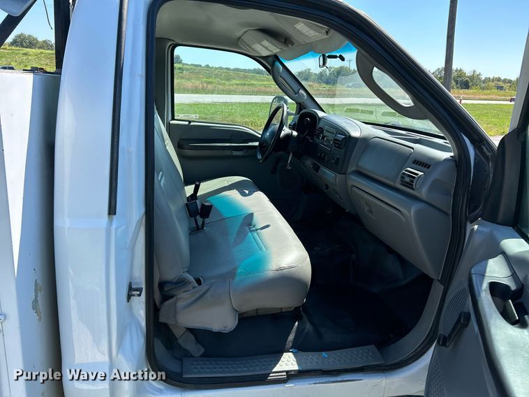 image for item NQ9793 2007 Ford F450 Super Duty  utility / service truck