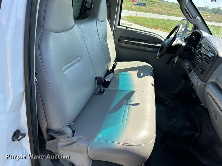 image for item NQ9793 2007 Ford F450 Super Duty  utility / service truck