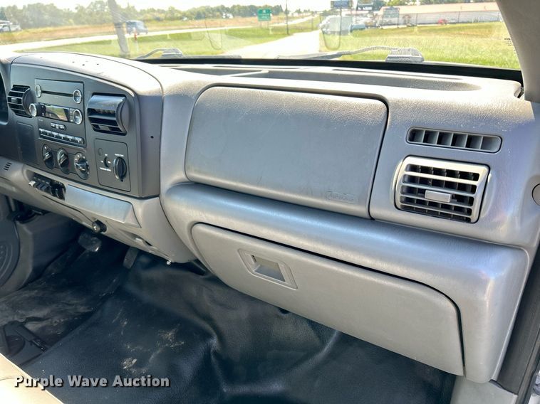 image for item NQ9793 2007 Ford F450 Super Duty  utility / service truck