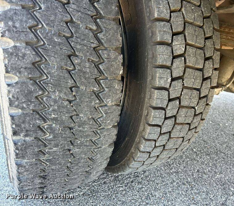 image for item NQ9793 2007 Ford F450 Super Duty  utility / service truck