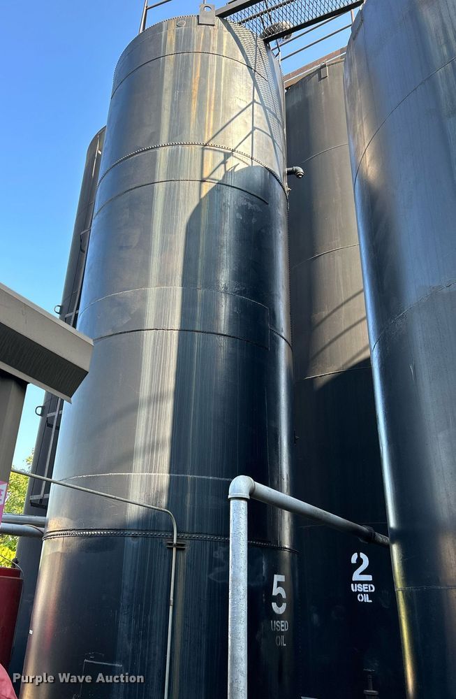 image for item NQ9797 Oil tank