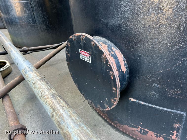 image for item NQ9797 Oil tank