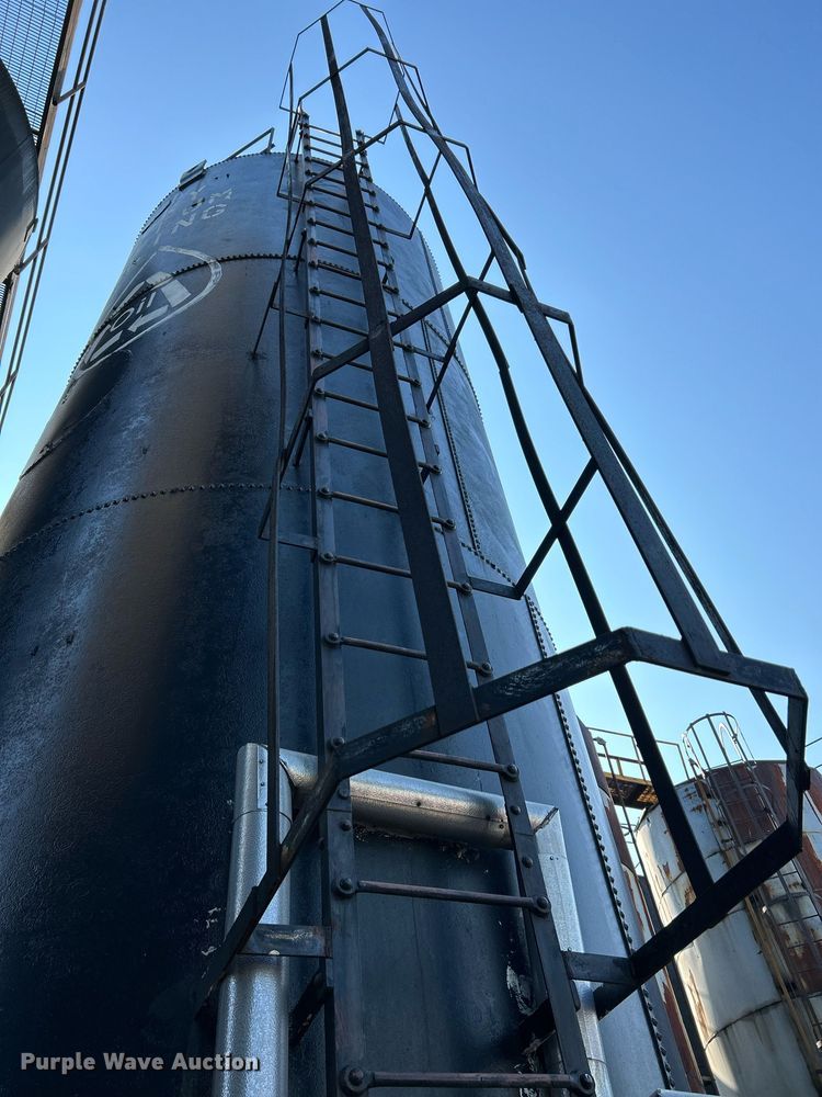 image for item NQ9797 Oil tank