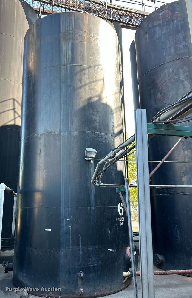 image for item NQ9798 Oil tank