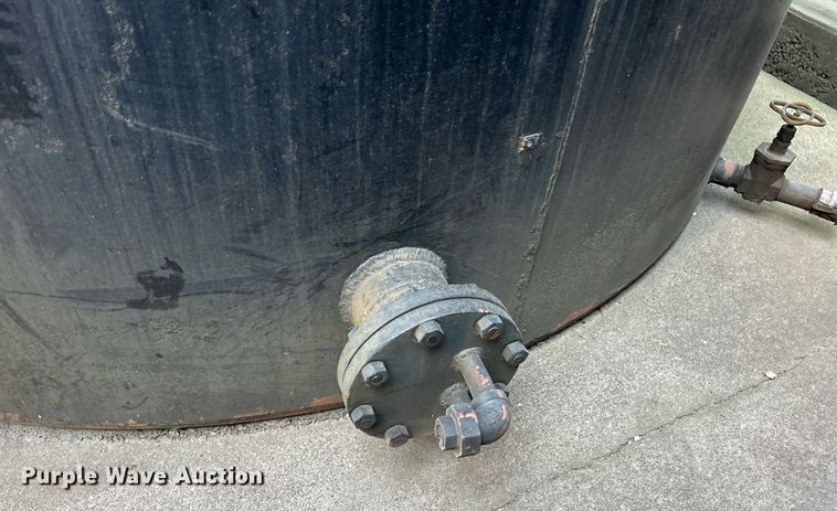 image for item NQ9798 Oil tank