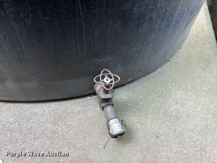 image for item NQ9798 Oil tank