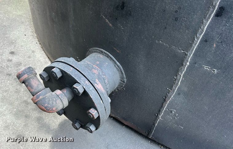 image for item NQ9798 Oil tank