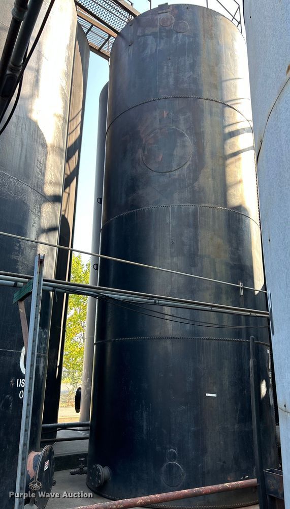 image for item NQ9799 Oil tank