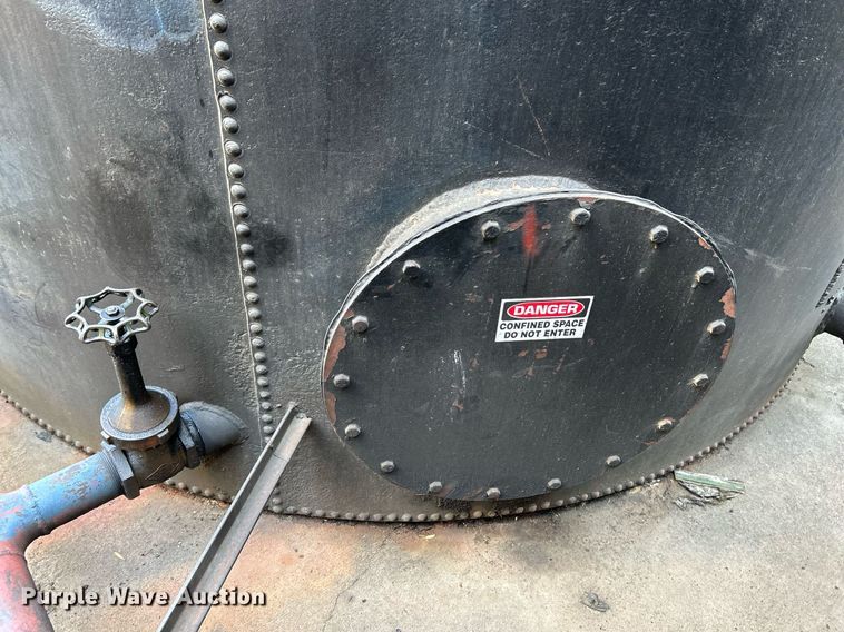 image for item NQ9799 Oil tank