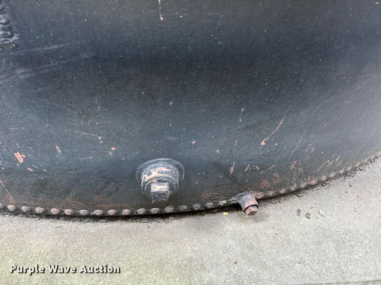 image for item NQ9799 Oil tank