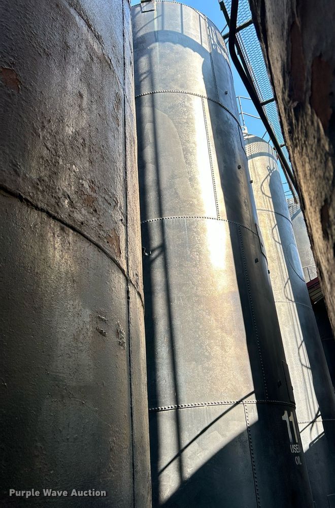 image for item NQ9804 Oil tank