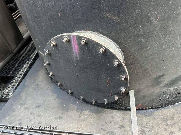 image for item NQ9804 Oil tank