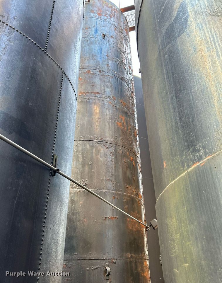 image for item NQ9805 Oil tank